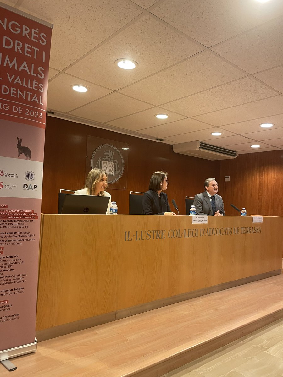 Inauguración del III Congreso de Derecho y Animales a cargo de la Decana de <a href="/ICATERadvocats/">Advocats Terrassa</a> y el Vicedecano de <a href="/icasbd/">Advocacia Sabadell</a> junto a <a href="/mjmata__/">Maria Jose M</a> de INTERcids.