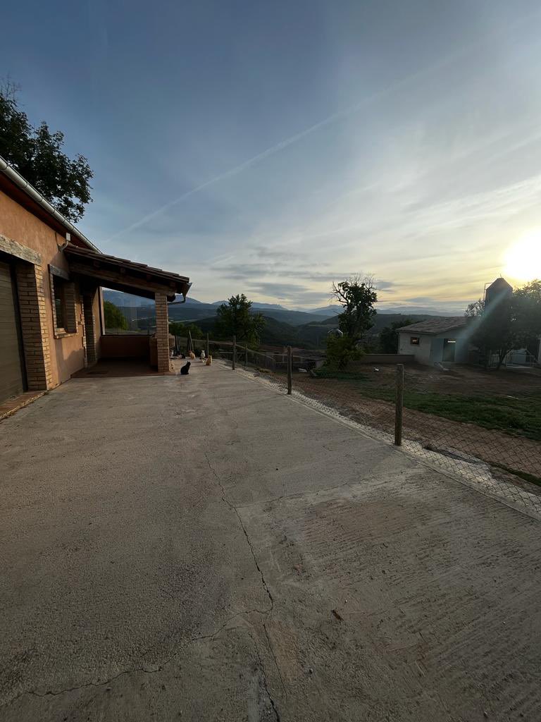 MataderosMovile's tweet image. Finales de semana, final de instalación “mecanica” en el #matadero, máquinas, aguas y aire, ya está finalizado… la semana que viene toca instalación eléctrica  🐓🐓😉😉👨🏻‍🌾👩🏼‍🌾 #somosrurales #rural #fabretall #fabretallgroup #avicola #pollo #proximidad #ganadero #sectorprimario