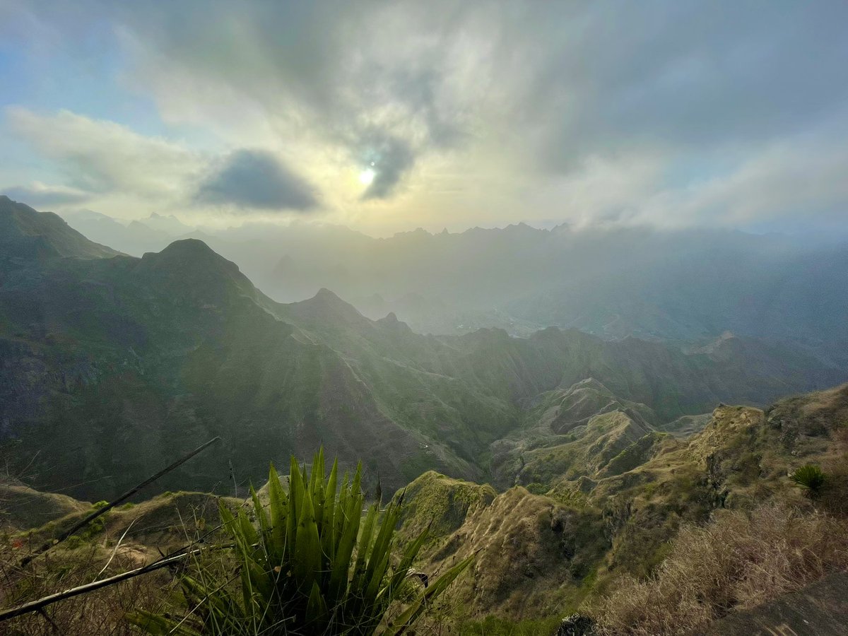 Finished Santoantao day2, visited #Portonovo, #Ribeiragrande,#Paul, <a href="/CIRAWAproject/">CIRAWA</a> <a href="/CARTIFCT/">CARTIF</a> <a href="/adpmmertola/">ADPM</a> , thanks to farming communities &amp; #AMUPAL women farmers association (courageous &amp; inspiring 👏🏻) for letting us learn about their farming techniques in extreme dry conditions.