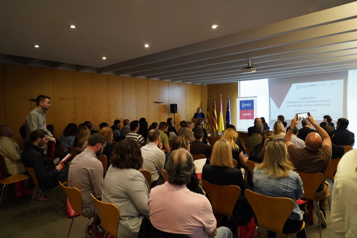 GVAlabora's tweet photo. 👋🏻Des de #CastellódelaPlana

🏢I Jornada de Serveis i Subvencions PER A #EMPRESES

🙌🏻Abans de res, gràcies per la vostra assistència.

🚀Comencem!

#JornadaLaboraEmpresas
#SomLabora https://t.co/EYmJoqcDTg