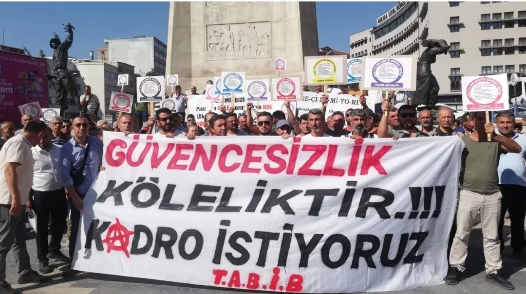 Belediye Şirket İşçilerinin oyu çantada keklik değildir! 

696 sayılı KHK ile mevcut siyasal iktidar eliyle muhalefet ortaklığında KADRO aldatmacasıyla 2018 Nisan itibariyle ücretlerimiz adım adım asgari ücrete eşitlendi, bizi borçlu-hacizli, geçinemez, nefes alamaz hale