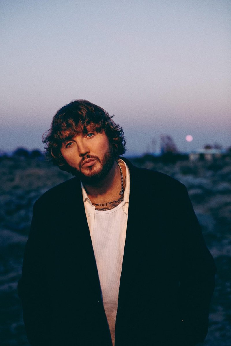 #AYearAgo out TODAY by the incredible <a href="/JamesArthur23/">James Arthur</a>. Video premiering at 2 pm bst. James is the best UK singer/songwriter in the UK and deserves the recognition! He’s on @Love_Heart_UK any minute