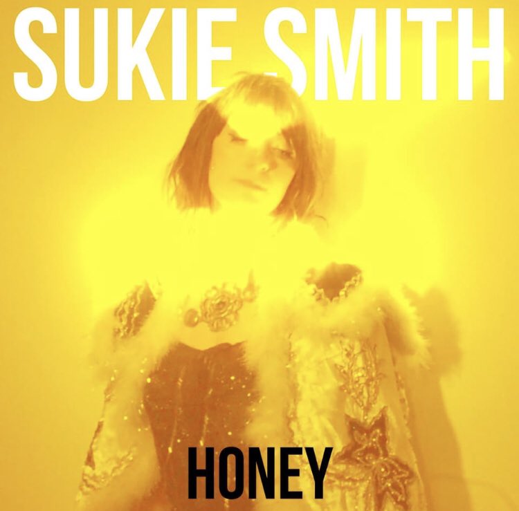 SukieLSmith's tweet photo. Please follow https://t.co/3pso1VgudK to be the first to hear Honey … taken from my forth coming album A Ringing Bell #newmusic #makeasound #friday https://t.co/UtWHHclNtT