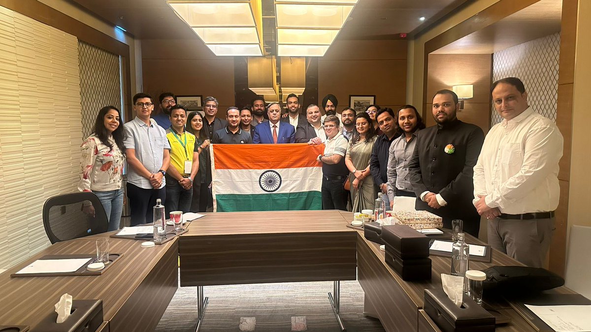 IndianEmbRiyadh's tweet photo. Amb. Dr Suhel Khan met with the delegates of Indian G20YEA team. He briefed them about the overall 🇮🇳- 🇸🇦 bilateral ties, specially on the business side. He also underlined the strong 🇮🇳-🇸🇦 cooperation within @g20org. The delegates shared positive feedback of their Saudi visit. https://t.co/0Ya0zp5iF7