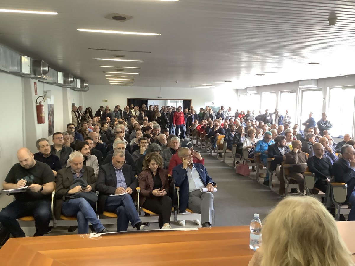 Molto partecipato attivo dei delegati di cgil cisl uil Caserta per preparare manifestazione del 20 maggio a Napoli con molto piacere porto il contributo della. ⁦<a href="/CampaniaUIL/">UIL Campania</a>⁩ al dibattito ⁦<a href="/UILofficial/">Uil Nazionale</a>⁩