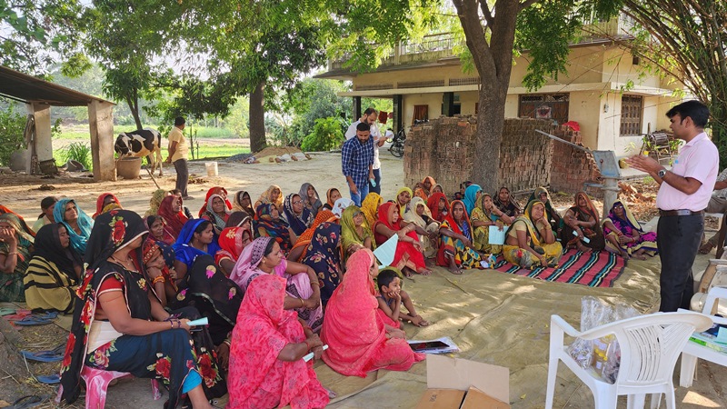 bhupro's tweet photo. #SocialOutreach 
An awareness &amp; training program for women farmers by #BHU researchers at Sevapuri Block in Varanasi. The program under the STI-HUB of @IndiaDST, aims at enabling women farmers to produce biofertilizers for use in organic vegetable production. 

@VCofficeBHU https://t.co/XVK8QLW05O