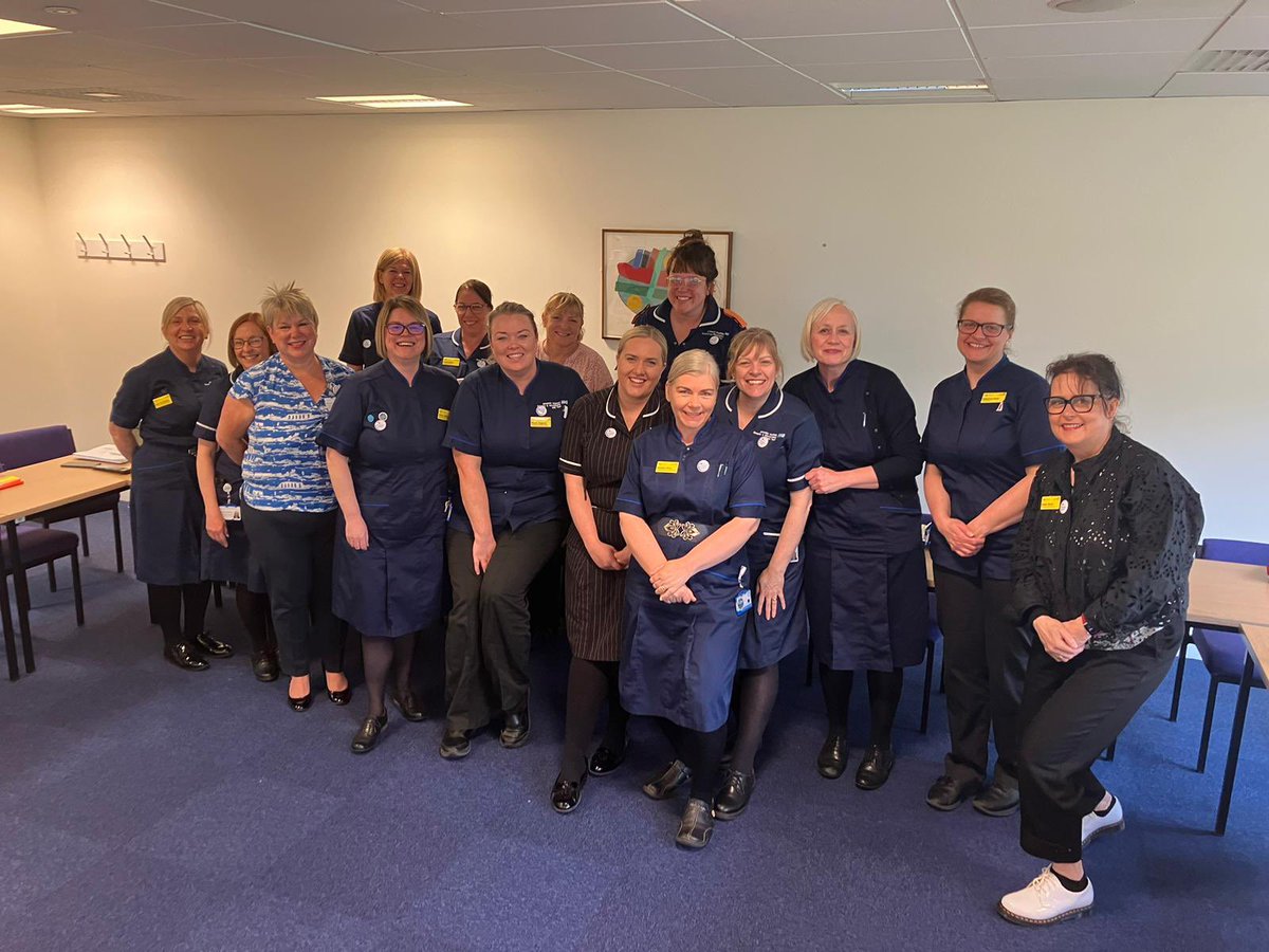 MarieFogarty7's tweet photo. Some of @nhsuhcw Senior Nurses this morning celebrating #InternationalNursesDay2023โฆ every Friday they meet to reflect on the week before and highlight key focus areas for the week aheadโฆ and take time to celebrate! #teamNurses #teamCNO #teamCNO #proud #celebrate #leaders https://t.co/Lu77N5TrCv
