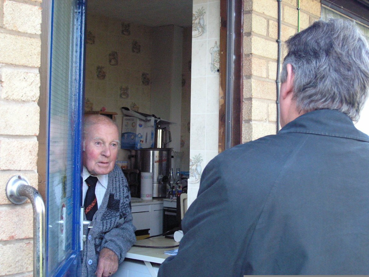 NottmCityTS's tweet photo. You’re not being rude if you close the door on uninvited traders and refuse to talk to them. If you’re fed up being hassled by doorstep scammers at home, display a No Cold Calling sticker – tell rogue traders they’re not welcome. #StopRogueTraders https://t.co/KrbFG94IzZ