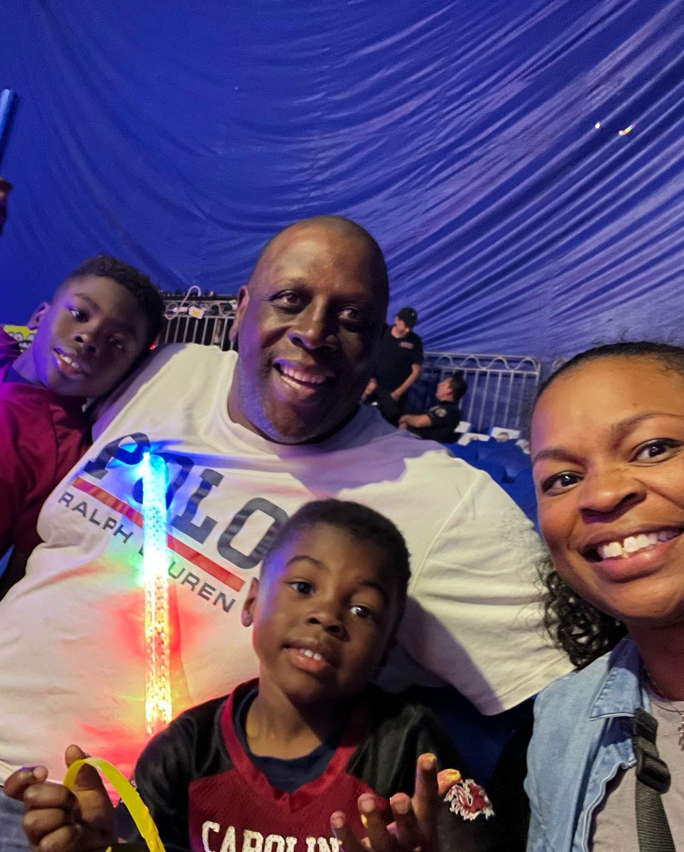 MORRA GILL tweet media