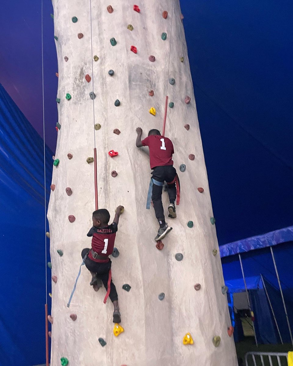 MORRA GILL tweet media