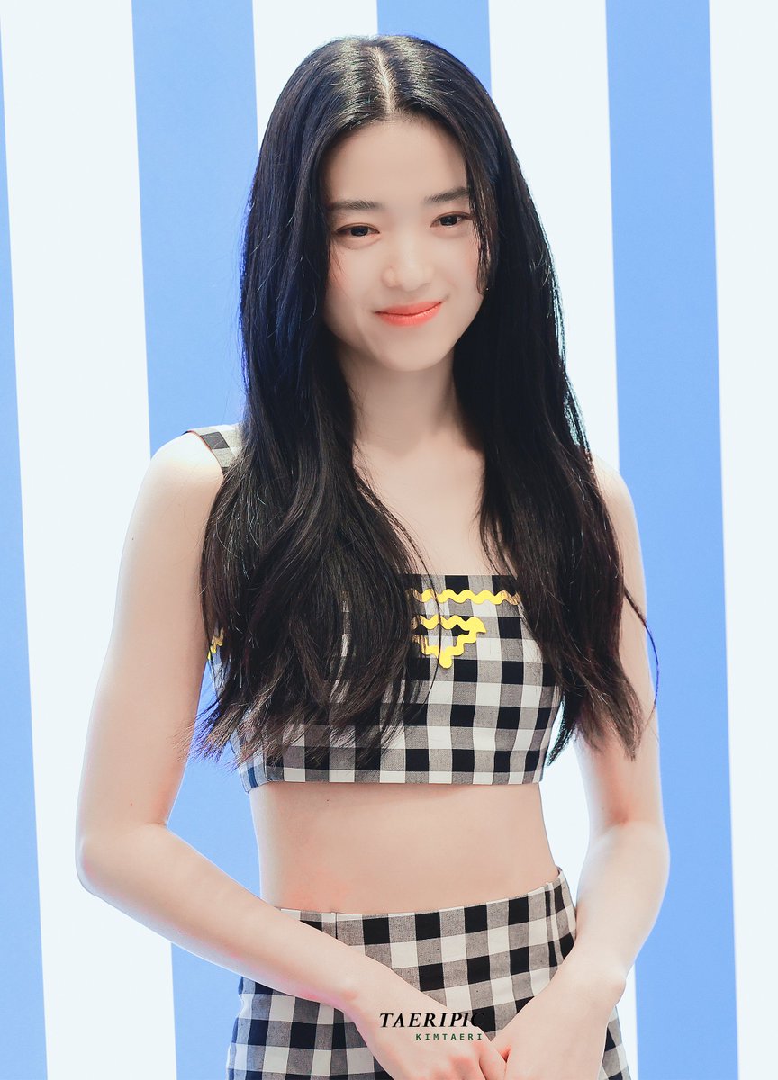 taeri_pic's tweet photo. 230508 프라다
어떻게 내 마음을 훔쳤나요👼
#김태리 https://t.co/kqRp8EiQrl