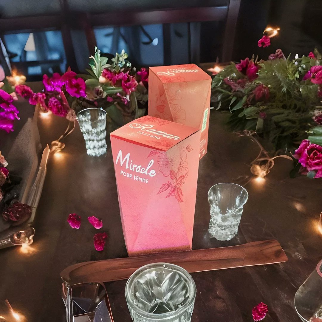 tonalsscript's tweet photo. Handmade perfume box made by me because you are never fully dressed without perfume.
 This perfume box will be a reminder of the beauty of handmade and the joy of creating something special."

#PerfumeBox #Handmade #LuxuryGift #perfumebox  #vanity  #artisanal #craft #fragrance https://t.co/8YWxn6C4no