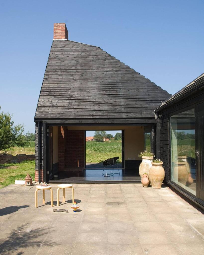 thinkoutsidegar's tweet photo. Marsh View House by Norfolk - Lynch. #courtyard #greenery #architecture #landscaping #landscape #landscapedesign #garden #gardens #greenery #gardendesign #outdoor #outdoors #outdoordecor #exterior #exteriordesign #exteriordecor #home #homedecor #archilovers #inspiration #designer https://t.co/S2HKfIOF7X