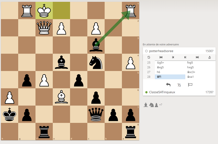 Bonjour <a href="/potterheadsoree/">Catherine Chotard</a> 
Nous avons beaucoup hésité pour ce coup ...
Finalement nous avons choisi de prendre la tour. Fou prend Tour en a1. #Quotichess
