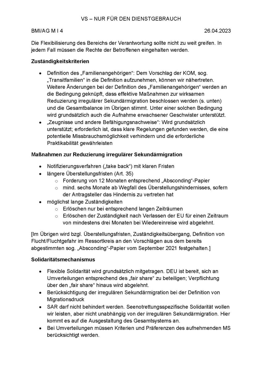 Hier erstmals im Volltext: Das ist die Position der Bundesregierung zur EU-Reform des Asylsystems. 

Entgegen dem Koalitionsvertrag stimmt sie Grenzverfahren unter haftähnlichen Bedingungen an der EU-Außengrenze zu. Faire Verfahren wären damit unmöglich.

fragdenstaat.de/dokumente/2372…