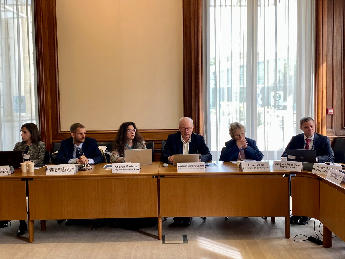 📍 Delighted to open the 2nd workshop of the 'Place-Based Policies for the Future' series with @PeterBerkowitz1.

🗨️ Discussions focused on where #placebased policies can have the greatest impact and the link with #fiscal frameworks, featuring a presentation by Albert Sollé-Ollé.