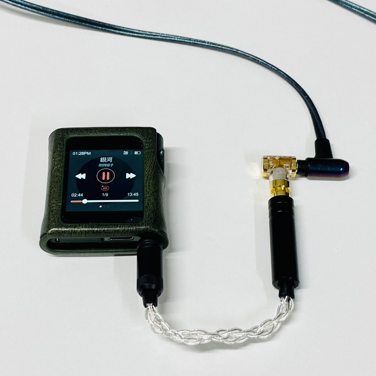 knz_jiita's tweet photo. My New Gear...
Shanling M0pro

このコンパクトさからは思いもよらない厚みのある音と十二分な出力！！ただただ驚かされる。
初めは悪いかと思っていた操作性も、慣れてくれば『この小さなディスプレイでよく感知するなぁ』と感心に変わってきた…。これはヘビーユースの予感！

#Shanling
#M0pro https://t.co/RV5AAmIWo9
