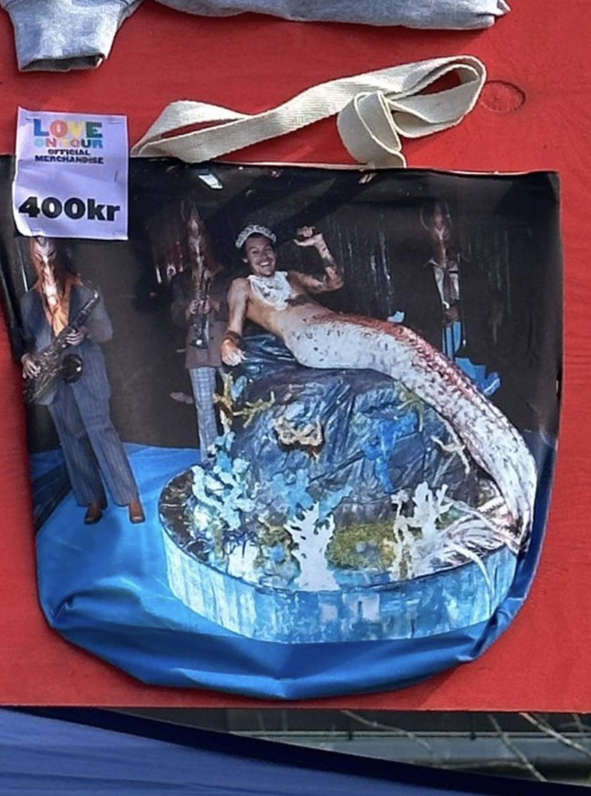 mustbeloveerle's tweet image. convinced this tote bag is a social experiment to see who’s too far up his ass