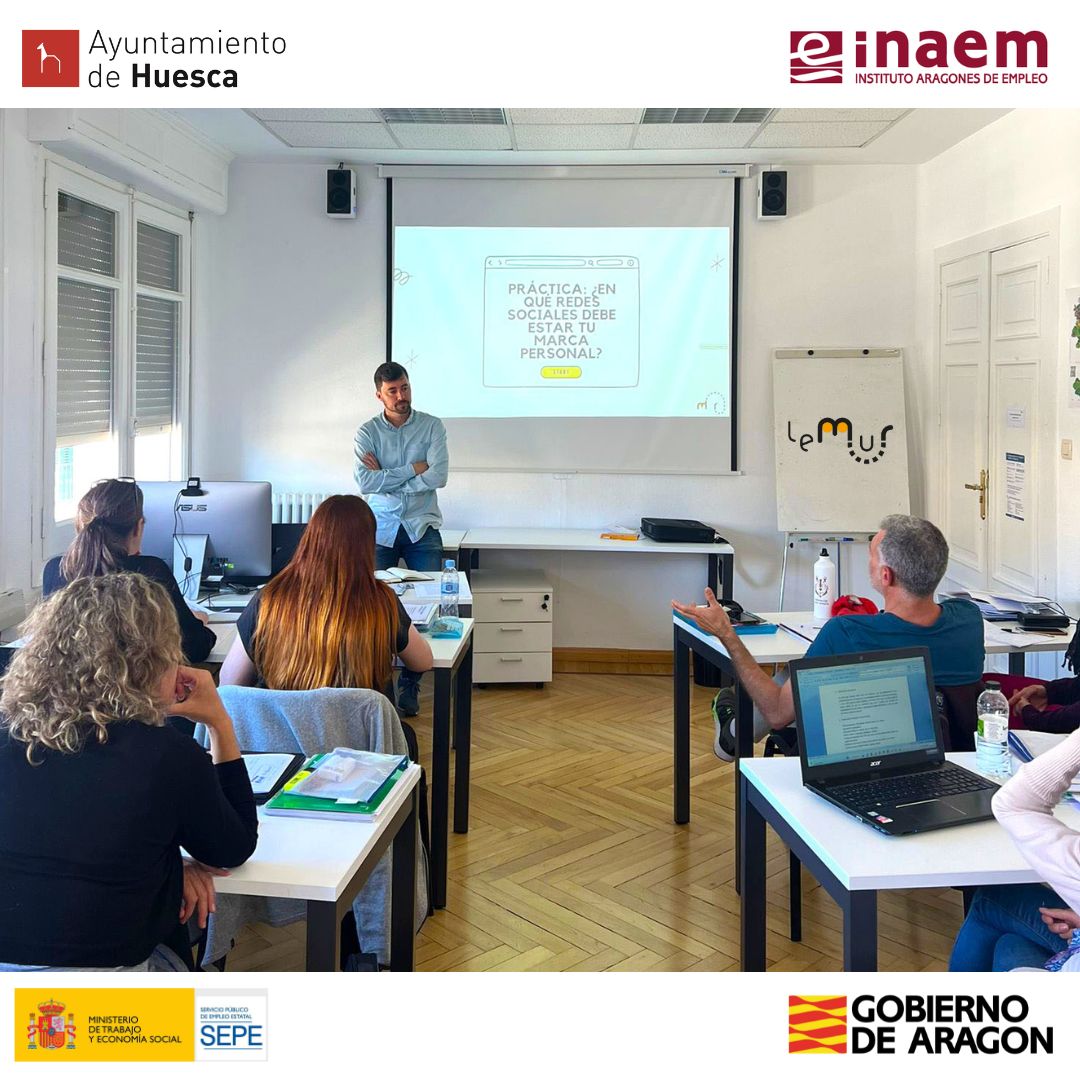 Hemos empezado esta semana a impartir el temario de comunicación digital dentro del PEEF 𝗛𝗨𝗘𝗦𝗖𝗔, 𝗜𝗠𝗣𝗨𝗟𝗦𝗔 𝗧𝗨 𝗘𝗠𝗣𝗥𝗘𝗦𝗔👨‍🏫

Enseñando los conceptos básicos de marketing digital a emprendedores y ayudándoles a plasmar su propio proyecto #marketingonline #formación