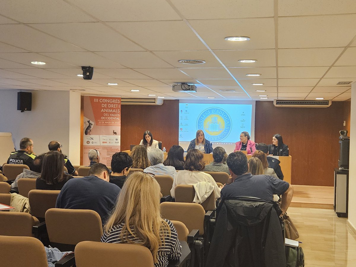 III Congreso Derecho y Animales del Vallès Occidental. Primera mesa: "Marco jurídico y herramientas procesales tras las recientes reformas legislativas. Especial mención a la prueba pericial", con <a href="/mglacabex/">María G. Lacabex</a>, la Magistrada Carolina Rius y <a href="/VilasecaSusanna/">Susanna Vilaseca</a>  #DerechoAnimal