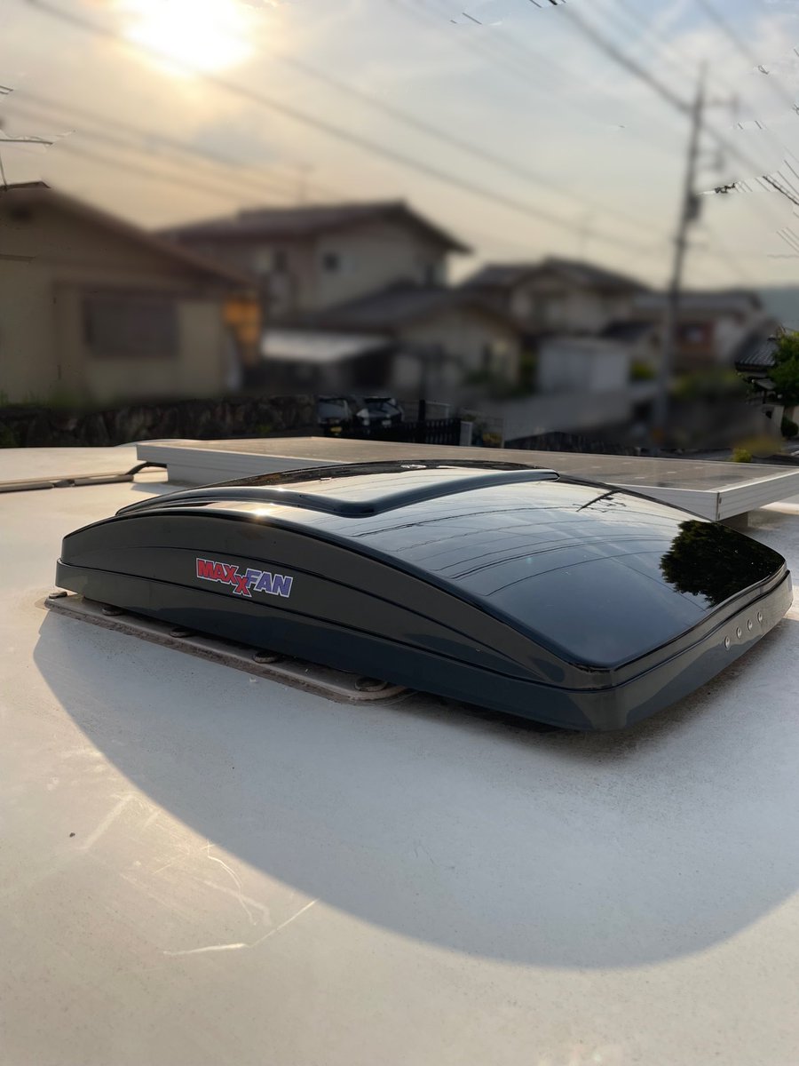 hoso_tiger's tweet photo. 新品になりました🤗
#キャンピングカー
#ルーフ���ント
#マックスファン
#MAXXFAN
#修理
#YouTubeチャンネル
#アストロタイガー改造記
#動画配信予定 https://t.co/1JCNJifM4E