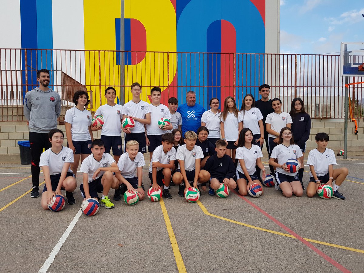 ❤ 🏐 Último día de VOLEIBOL en el centro <a href="/SagradaFamElda/">Colegio Sagrada Familia Elda</a> dentro del proyecto Esport a la Escola de la <a href="/comunitatesport/">Comunitat de l'Esport</a> .