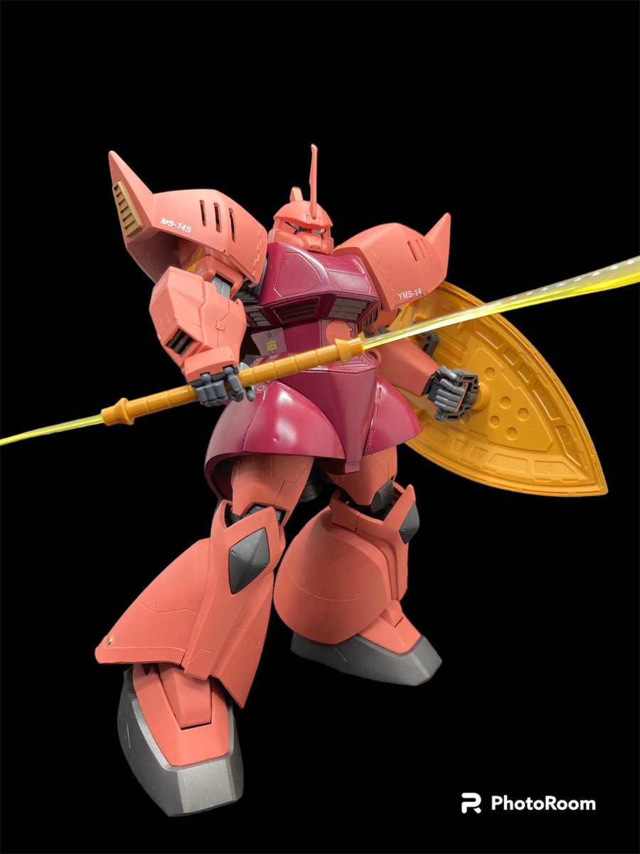 cliticalhit's tweet photo. 久々ガンプラ塗装した〜楽しかったーw
しかし昔のキットってこんなに難しいもんなんだねぇ…段差とか普通？に激しいくらいあるしw
盾すらまともに持てねぇじゃねぇか！w
ネオジム磁石で無理やり持たせましたわw
#ガンプラ https://t.co/lN1YmUZeWA