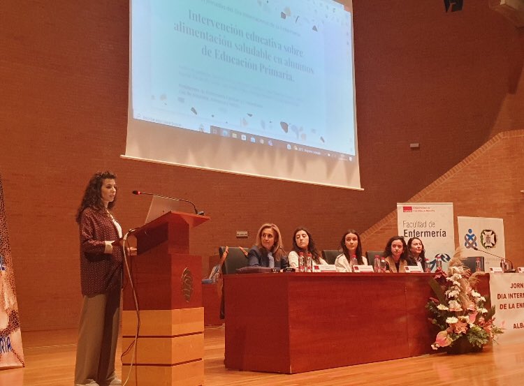 Participación activa de nuestras EIR y Especialistas en #EFyC en el #DIEAlbacete Moderando mesas, presentando ponencias... de forma brillante. Con ilusión y compromiso. Así crece una gran Especialidad! Enhorabuena! <a href="/ACAMEC_/">ACAMEC</a> <a href="/DIEAlbacete_/">DIEAlbacete2024</a> <a href="/cs_hellin2/">CS Hellin2</a> <a href="/SCAMFYC/">🆂🅲🅰🅼🅵🆈🅲</a> <a href="/udmafyc_ab_he/">Unidad Docente AFyC Albacete-Hellín</a>