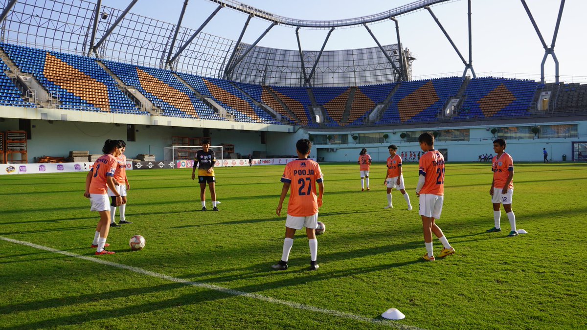 SETransStadia's tweet photo. This mornings practice session before the match at #ekaarena between #eastbengal & #hopsharyana.
We welcome all players, fans and officials to #transstadia #ahmedabad for the #iwl.
@indianfootball
#womensfootball #football #indianfootball #gujarat #sport https://t.co/t1hJm16Xcl