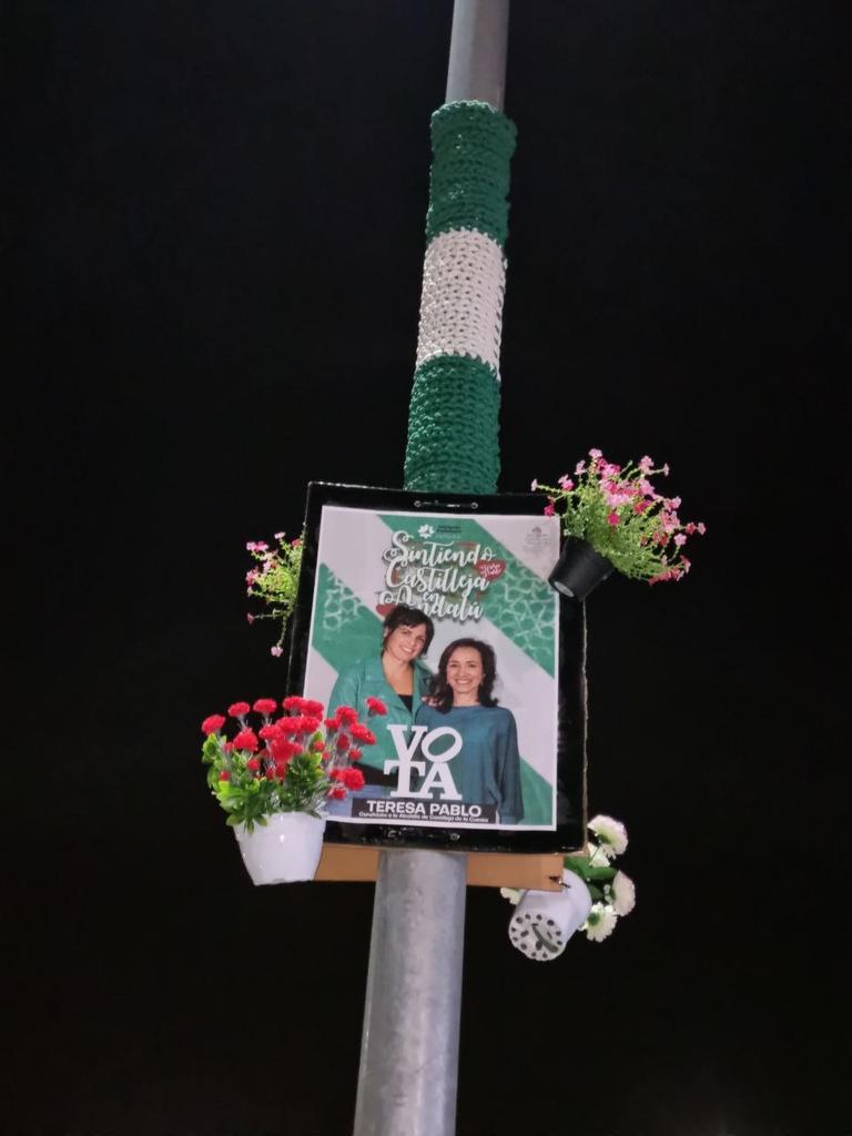 TeresaRodr_'s tweet photo. Como en Castilleja nos han dado solo una farola, la hemos hecho única  😍 @teresapablo @ADELANTECASTIL2 https://t.co/6BDkRVP0kt
