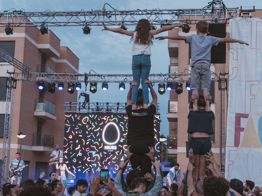 🎊VI Festival d'Art, Cultura i Tecnologia, 𝗙𝗔𝗖𝗧🤖 

🌿El passat dissabte 𝟔 𝐝𝐞 𝐦𝐚𝐢𝐠 la📍 Plaça del Pla d'Algemesí es va omplir de música, cultura, gastronomia, animació i art en directe. 

@algemesi_net