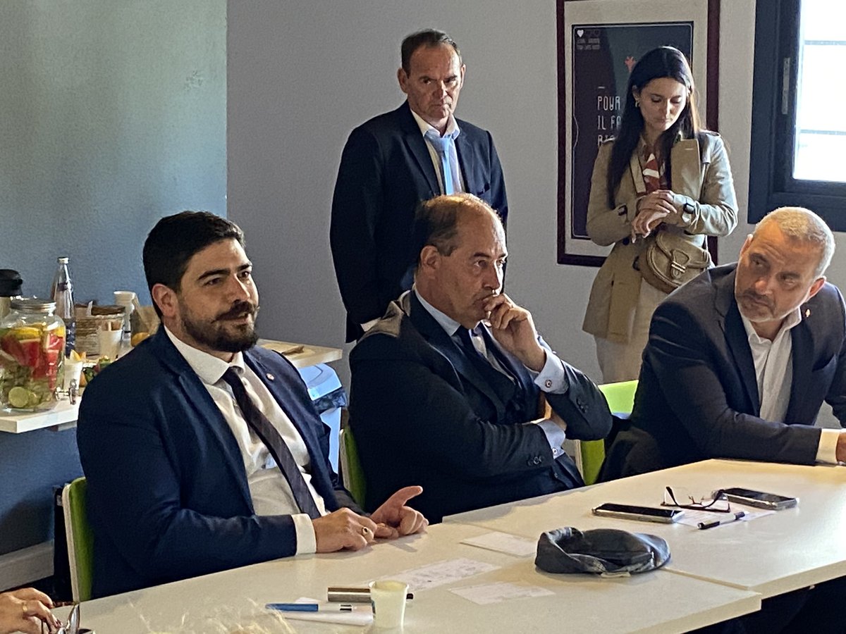 🔴🤳 Ce matin, à l’occasion de la visite de <a href="/guillaumekasba/">Guillaume Kasbarian</a>, député à l’assemblée nationale, trois talents technopolitains <a href="/NepTechOfficial/">NepTech</a> , <a href="/chargepoly/">CHARGEPOLY</a>  et #HSTI présentent leurs innovations #cleantech 🌿👩‍🔬

<a href="/AMPMetropole/">Métropole Aix-Marseille-Provence</a>