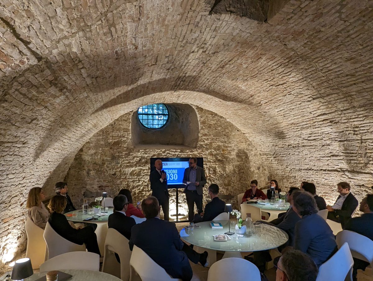 🌍🏙️ VISIONI 2030: Città Intelligente e Sostenibile 🌱💡

Ieri, nella splendida cornice della Massimago Wine Tower a Padova, Data Valley ha partecipato a una stimolante tavola rotonda su sostenibilità, dati e innovazione.