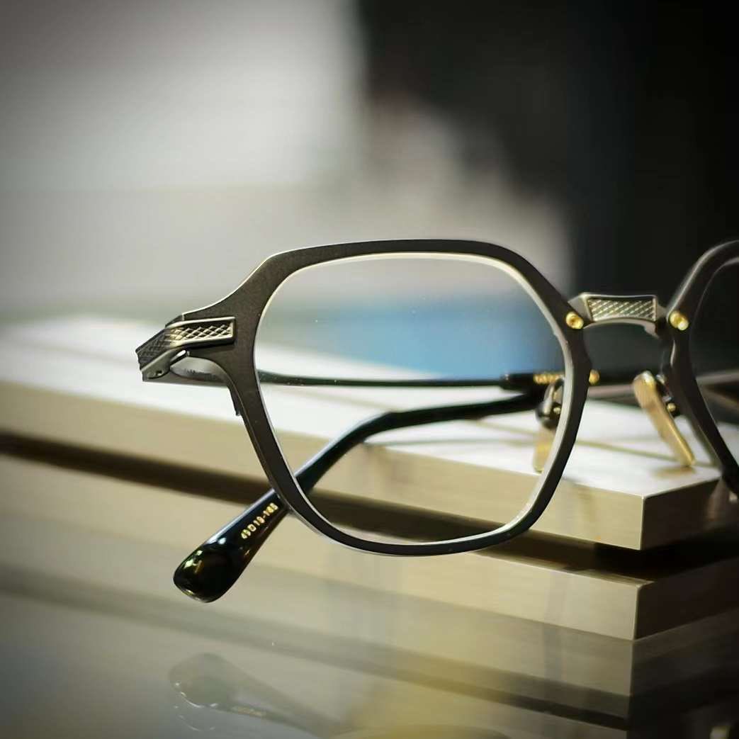 ReddotOpticAndy's tweet photo. 【 Dita Eyewear 】   

DTX-425 Union Three 01

#Ditaeyewear #unionthree #reddotoptichk #紅點光學 #手工眼鏡 

https://t.co/U5oZ3u2MT1

紅點光學 Reddot Optic 

銅鑼灣店：軒尼詩 道500號希慎廣場4樓418-419號鋪 
whatsapp : 67365452

旺角店：洗衣街88號碧薈地下A舖 whatsapp :55457267 https://t.co/zXl9GBggyp