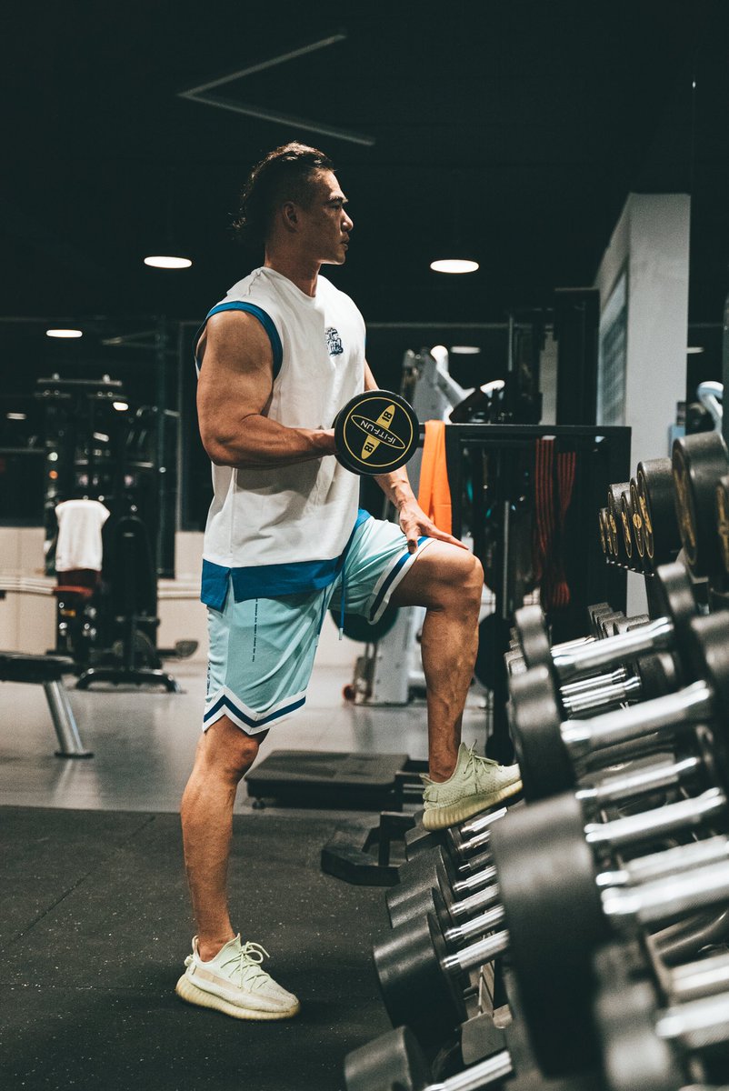 匍匐人间，百折不挠