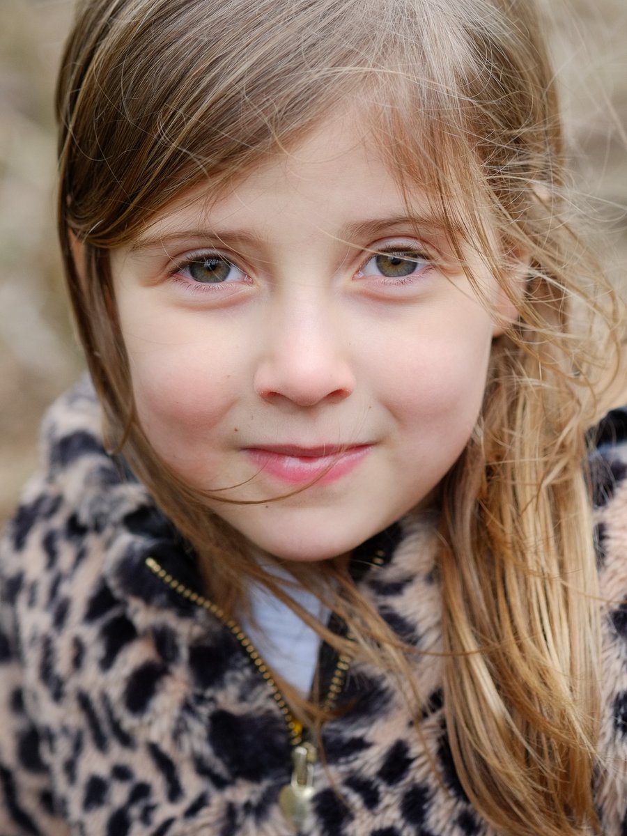 📸 Four portrait photos of kids
Two shot on Fuji, two on Lumix. Can you tell which is which?

#Photography #PortraitPhotography #LumixS5 #Fujifilm #FujiXE1 #Cambridge