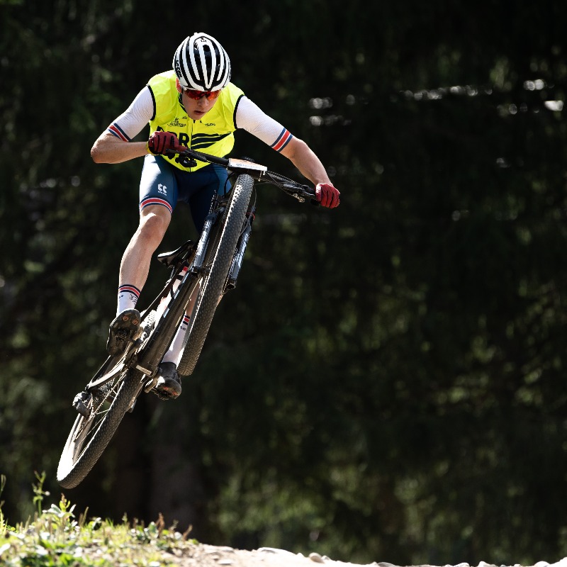 BritishCycling's tweet photo. We're in Nove Mesto 🇨🇿 this weekend for the UCI MTB World Cup! 🏆

U23's Rory McGuire, Corran Carrick-Anderson, @Joe_blackmore_, Elena McGorum, Anna Flynn &amp; @ellamachow pull on the GBCT jerseys. 

Emily Carrick-Anderson &amp; Max Greensill ride in the Junior World Series round 💪