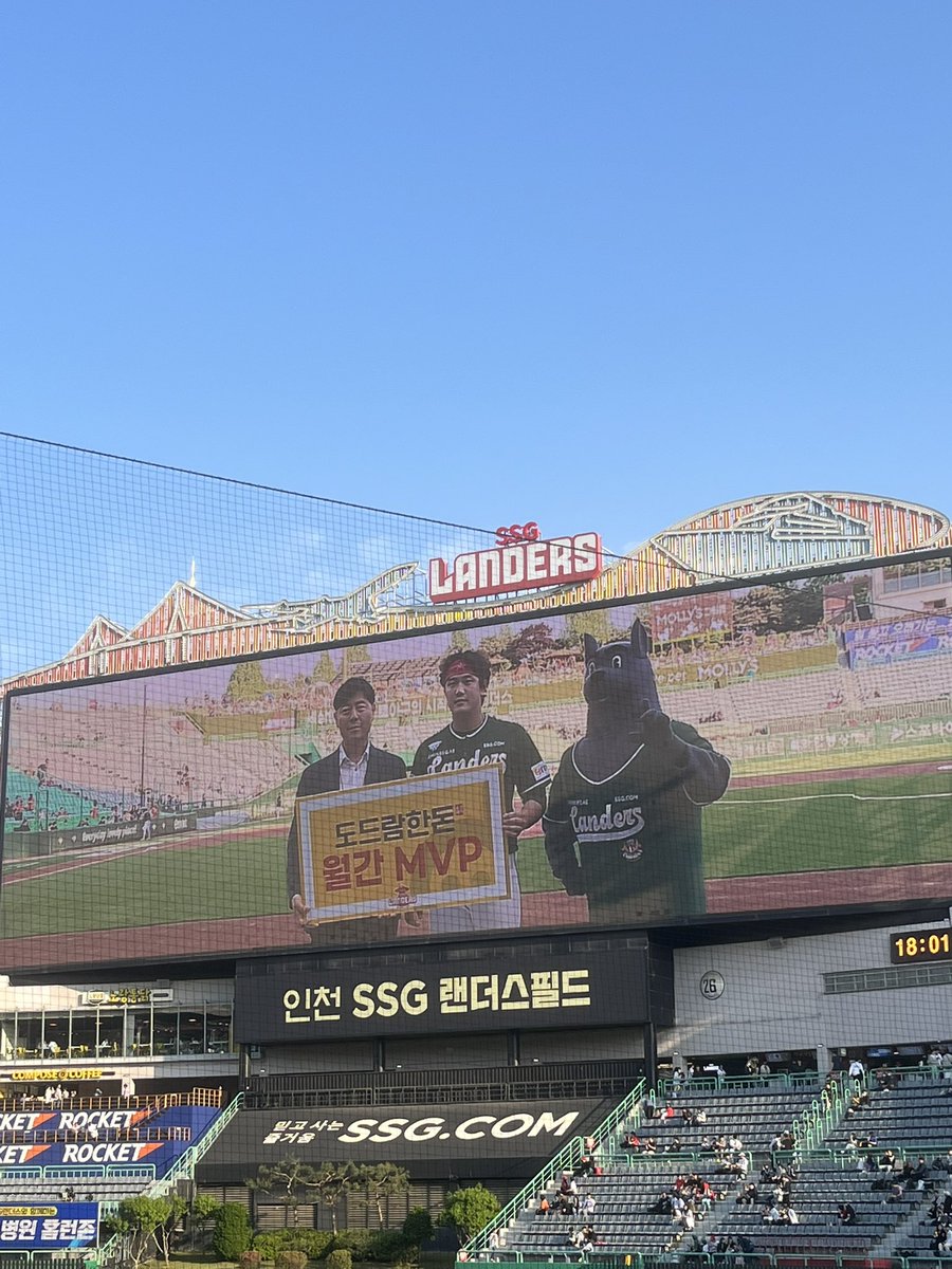 옆에 랜디 친구 서푸들씨가 오셨는데요?