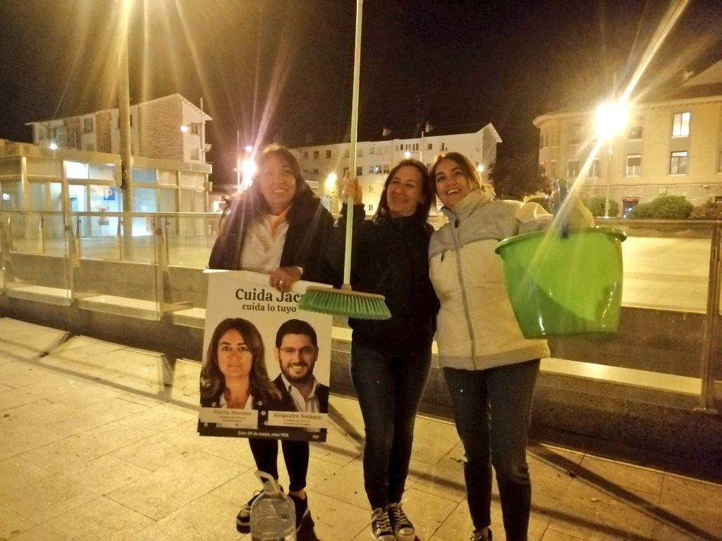 DavidArranzVox's tweet photo. Juntos somos más fuertes‼️
Defendiendo lo nuestro, lo verdaderamente importante: soberanía nacional, agricultura y ganadería, cultura y tradiciones, seguridad ciudadana, fronteras, soberanía energética...
CUIDA LO TUYO💪🏻🇪🇸✅
@olivan_beatriz
@Lorena_gl76 
@moremjaca06
@FragaVox https://t.co/1KpZOUgew3