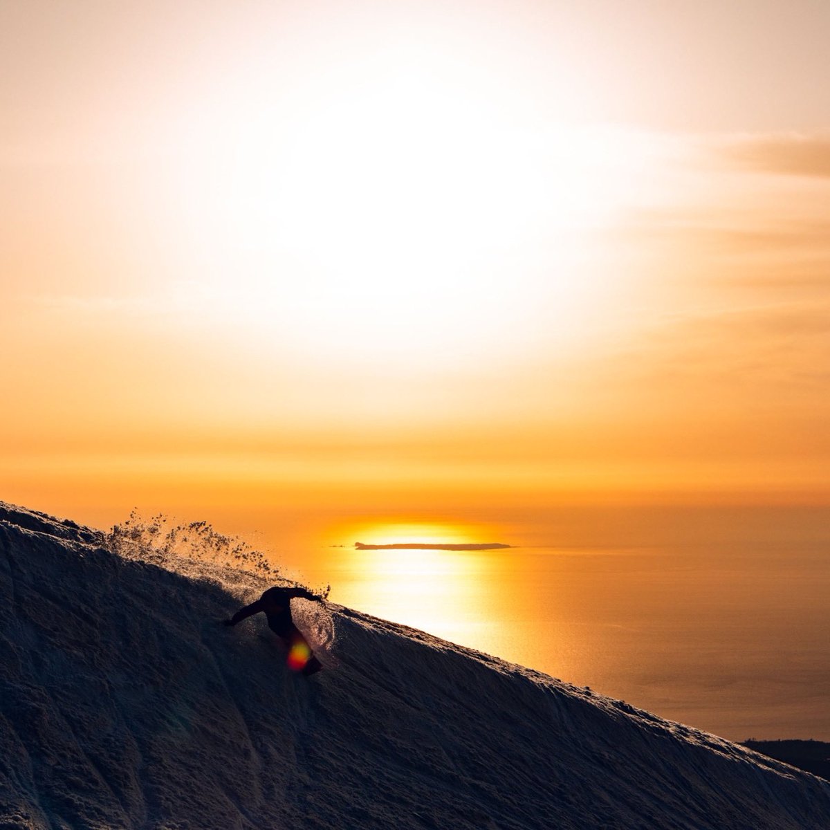 dic_urouro's tweet photo. Dream session🏔️🌊
Day1 sunset もっとスプレーあげたかった。20230503
#goodevening #goodvibes #goodsession #goodtimes #sunset #oceanview #orange #dream #tohoku #yamagata #akita #looseandcruisin https://t.co/HYshrjnTUC