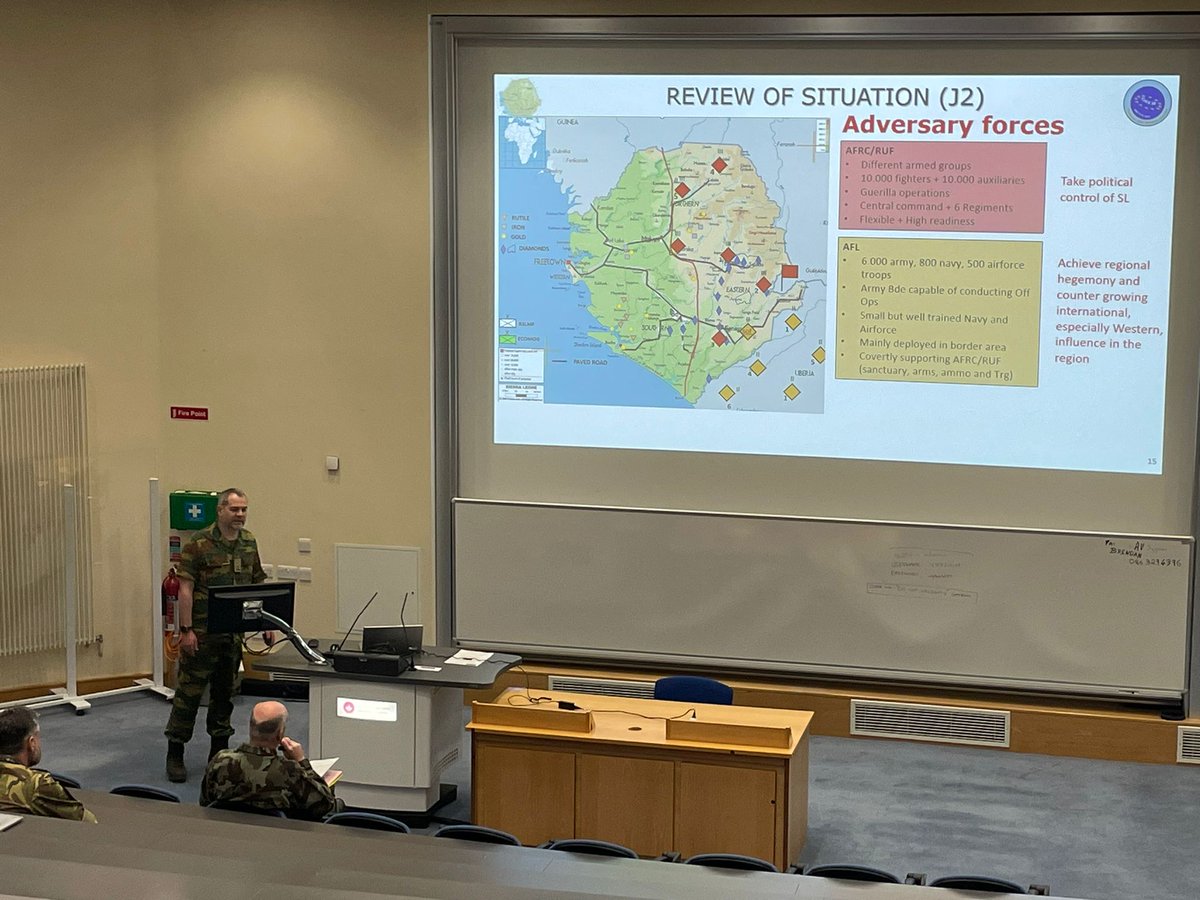 As the Campaign Planning Exercise at the Operational Level continues today, the Military Commander receives a Mission Analysis Brief (MAB) from JOPG #3 in Galway University. #CJEX2023