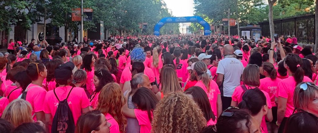 Ya puedes leer (y suscribirte) la última edición de "Correr para Siempre", la newsletter semanal de A tu Ritmo, con opiniones, recomendaciones y un audio exclusivo que sólo pueden oír quienes leen la news:

Hoy: ¿Son las carreras para todos?

correaturitmo.substack.com/p/son-las-carr…