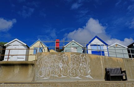Is there such a thing as good graffiti? We think so. This temporary classic (chalk) from @vinnienylon looks stunning against the beach hut backdrop. What do you think? Thanks to @stephensquirrell for the pic.