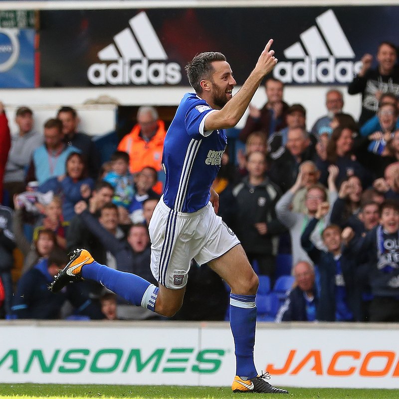 IpswichTown's tweet photo. Congratulations on a fantastic career and all the best for your first step into management with @BuryTownFC, Skusey! 💪

#itfc https://t.co/nSdr3fLhiY