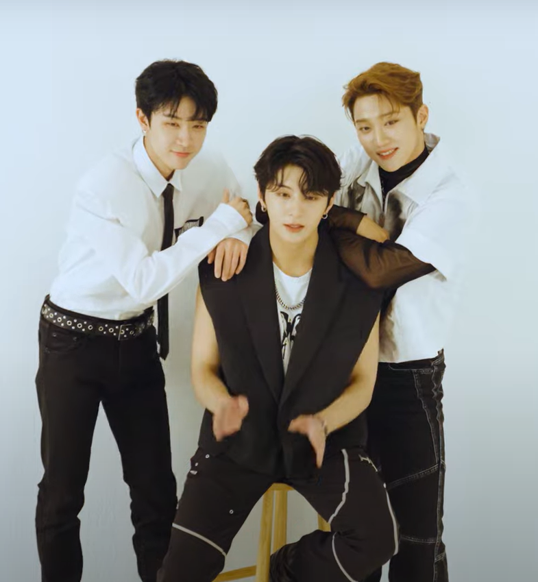 Dongchan Lives on Twitter