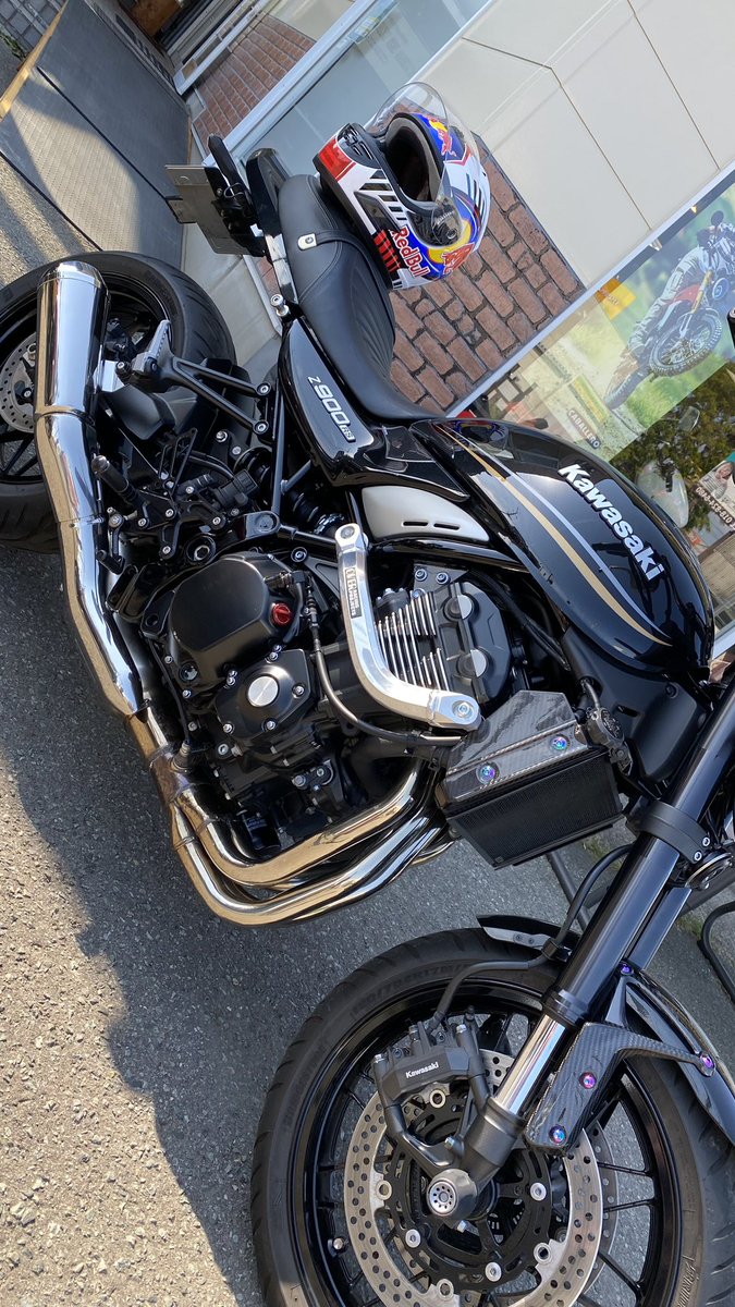 ryuuken00's tweet photo. 名前：けん
性別：男
年齢：40代
身長：168
住み：秋田県
車種：CBR250RR (mc22)
nsr250 mc16 z900RS
足つき：それなりに
好き：バイク、車
#バイク乗りと繋がりたい 
#バイク好きと繋がりたい 
#バイク乗りとして軽く自己紹介 https://t.co/XsWrGZxFI6