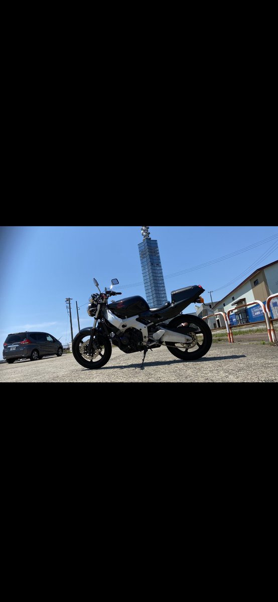 ryuuken00's tweet photo. 名前：けん
性別：男
年齢：40代
身長：168
住み：秋田県
車種：CBR250RR (mc22)
nsr250 mc16 z900RS
足つき：それなりに
好き：バイク、車
#バイク乗りと繋がりたい 
#バイク好きと繋がりたい 
#バイク乗りとして軽く自己紹介 https://t.co/XsWrGZxFI6