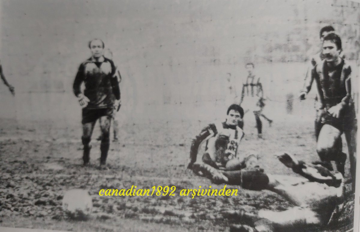 canadian1892's tweet photo. Gördüğüm en büyük başkan rahmetli Fikret Arıcan şampiyonluk sonrası kutlamada. #CemSultan #İlyasTüfekçi #Repçiç #İsmailKartal #HüsnüÇil #MüjdatYetkiner #TodorVeselinoviç
#Fenerbahçe arşivine katkımız olsun.
#TaraftarınFenerbahçeTarihi
Aramızdan ayrılanlara rahmet olsun. https://t.co/Acgteg1hBq