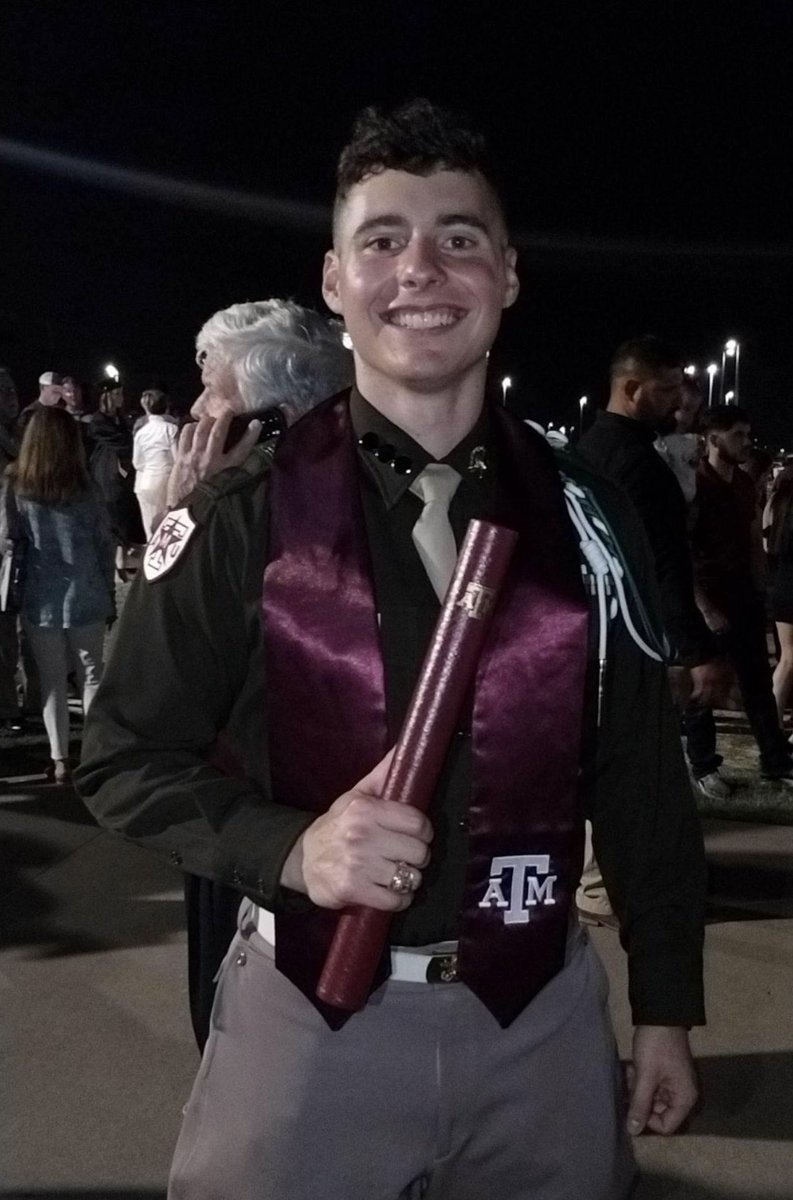 Congratulations to my nephew Robert Garza on his graduation, I am so proud of him❤️#iteachlfu