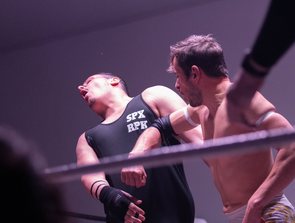 RealJeremyDeaf's tweet photo. CโEST PAS TON RING !! ๐๐ผ๐ฅ
๐ธ @oceshots
#catchapc #evolutionapc #catch #wrestling #apc #deaf #signunionflag #deafsignlanguage #fitnessparkrosny #jennystudio #studiojenny #nanterre #paris #hot #sorrybro https://t.co/jpZ0Ook42w